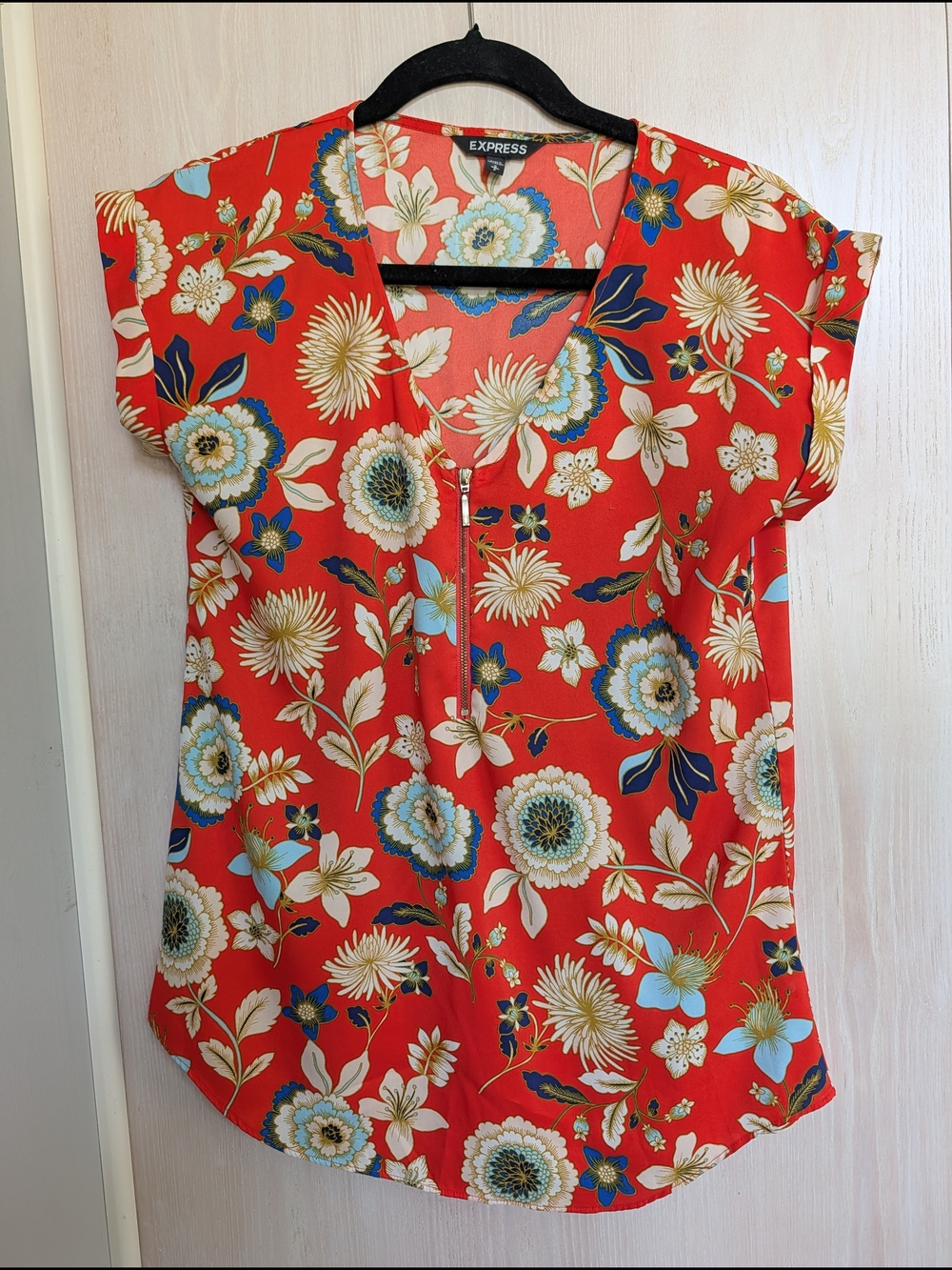 Express Red Floral Zip-Front V-Neck Blouse with Blue & Cream Accents